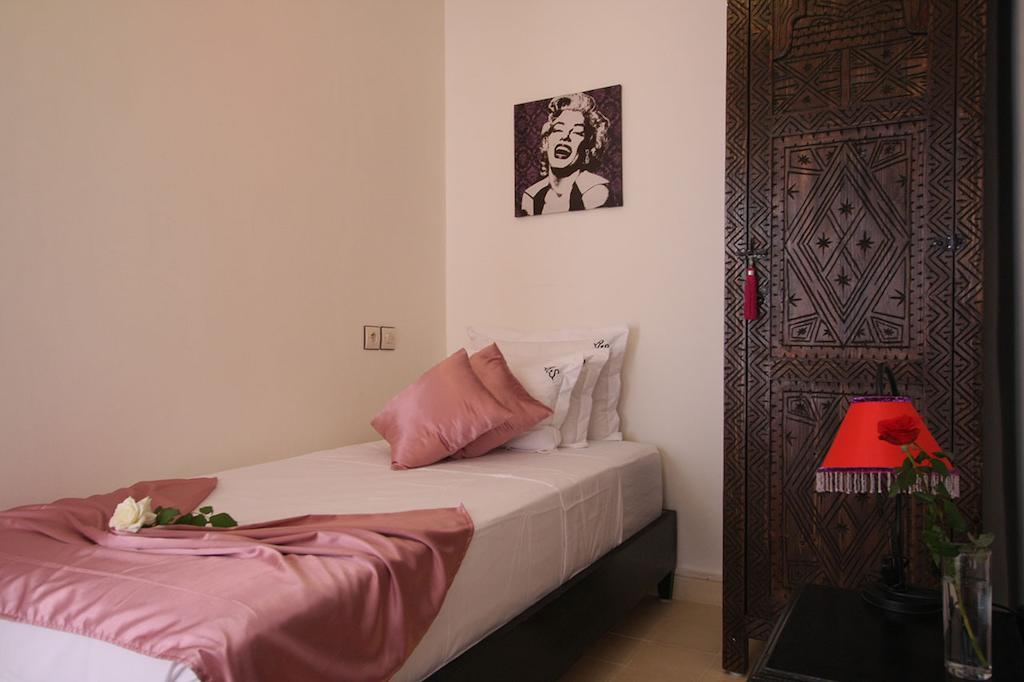 Riad De La Semaine Marrakesh Ruang foto